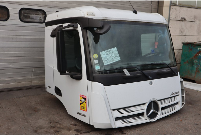 Mercedes-Benz M-CLASSIC 2.3 320MM - Kabina ir interjeras - Sunkvežimis: foto 3 Mercedes-Benz M-CLASSIC 2.3 320MM - Kabina ir interjeras - Sunkvežimis: foto 3