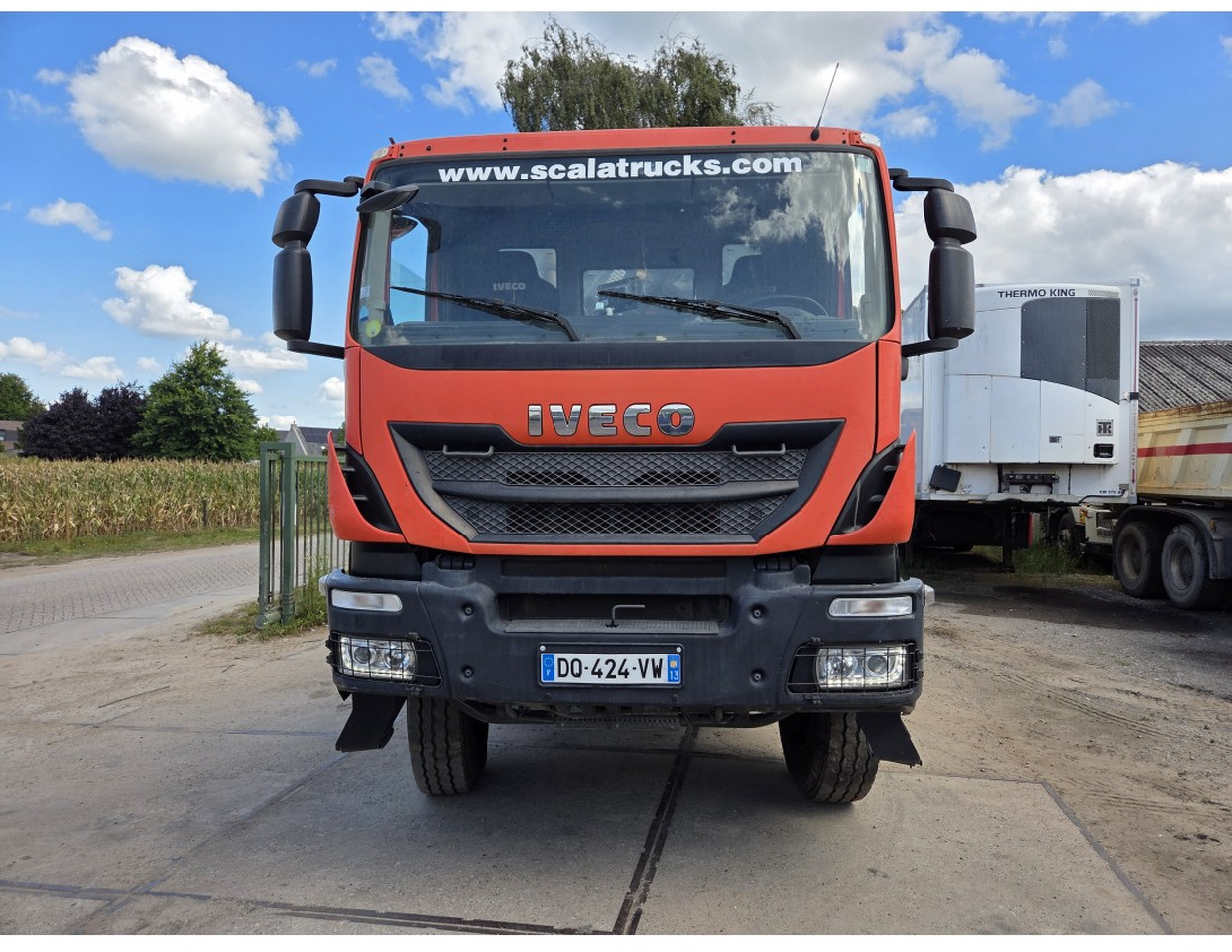 IVECO TRAKKER 330 AD190T33 4X4 TIPPER CRANE HIAB 099 ES-2 - Savivartis sunkvežimis, Sunkvežimis su kranu: foto 4 IVECO TRAKKER 330 AD190T33 4X4 TIPPER CRANE HIAB 099 ES-2 - Savivartis sunkvežimis, Sunkvežimis su kranu: foto 4