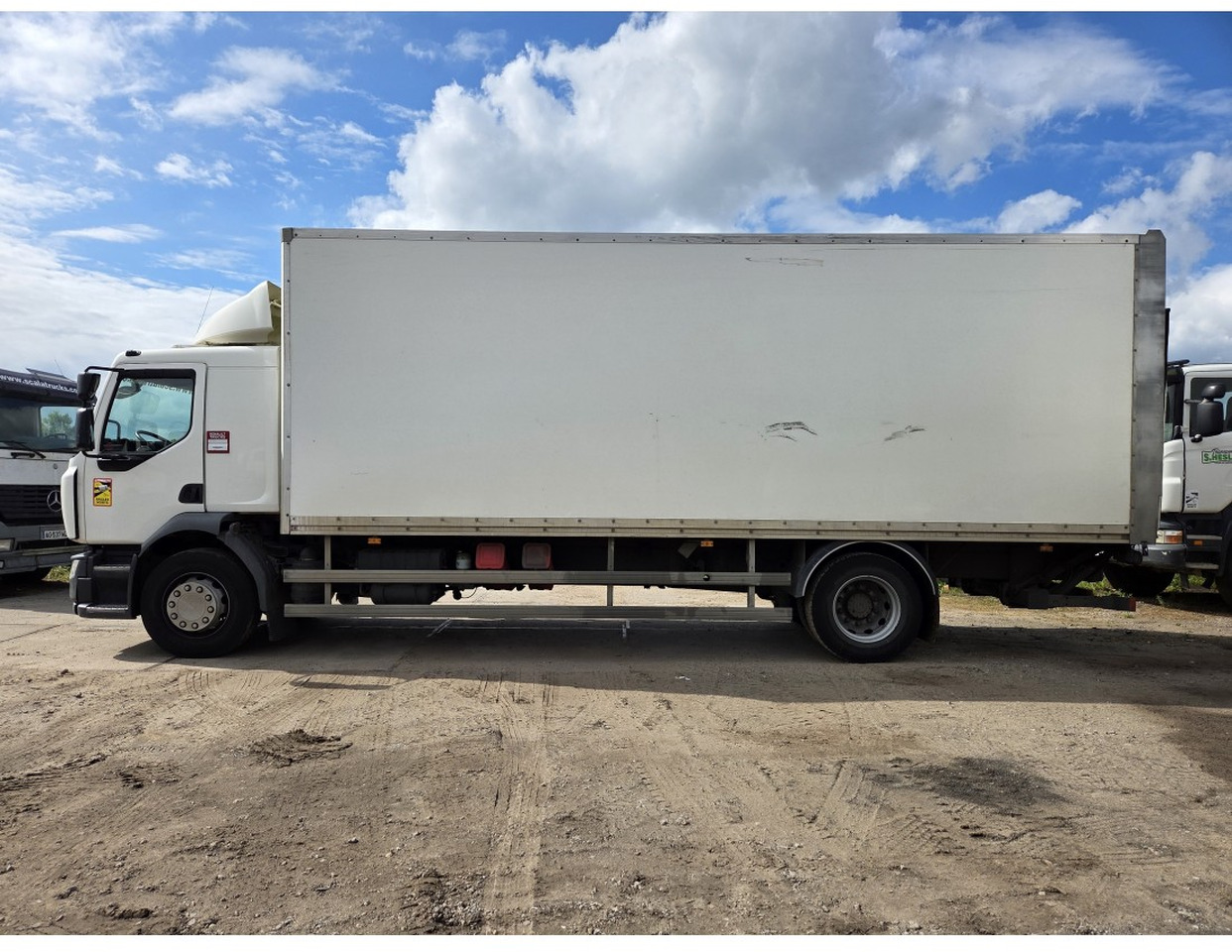 Renault D 280 4X2 Box truck Spring Air suspension Loading Lift Dhollandia - Furgonas sunkvežimis: foto 3 Renault D 280 4X2 Box truck Spring Air suspension Loading Lift Dhollandia - Furgonas sunkvežimis: foto 3