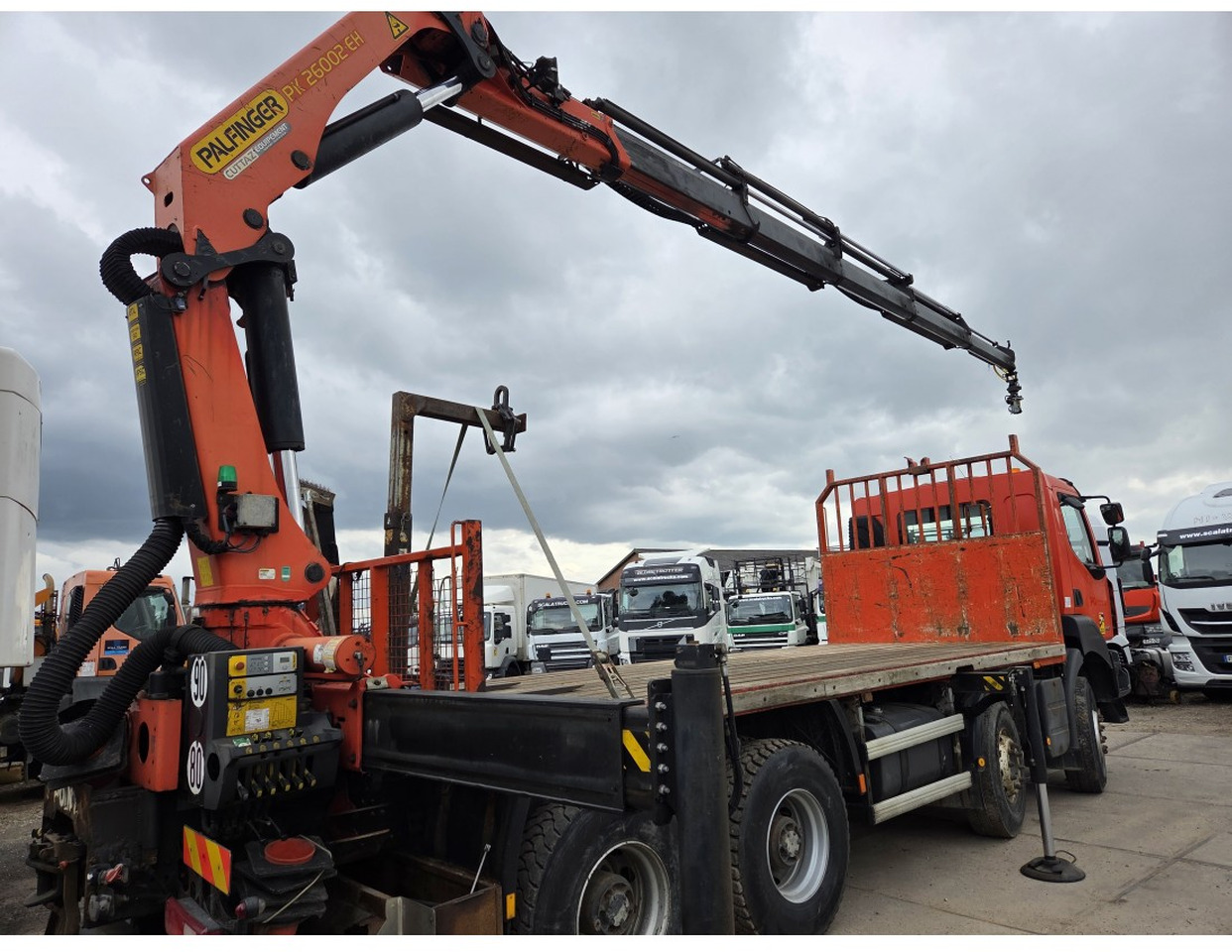 Renault Kerax 430 8X4 Flatbed Crane Palfinger PK26002EH 26 ton 5 Extensions *Retarder - Platforminis/ Bortinis sunkvežimis, Sunkvežimis su kranu: foto 2 Renault Kerax 430 8X4 Flatbed Crane Palfinger PK26002EH 26 ton 5 Extensions *Retarder - Platforminis/ Bortinis sunkvežimis, Sunkvežimis su kranu: foto 2