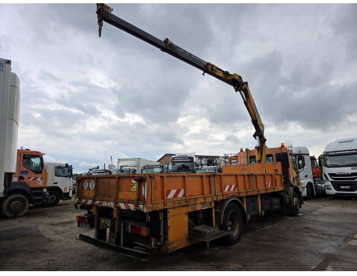 Renault Premium 300 MECHANICAL PUMP OPEN BOX COMPRESSOR CRANE EFFER 140/2S - Platforminis/ Bortinis sunkvežimis, Sunkvežimis su kranu: foto 2 Renault Premium 300 MECHANICAL PUMP OPEN BOX COMPRESSOR CRANE EFFER 140/2S - Platforminis/ Bortinis sunkvežimis, Sunkvežimis su kranu: foto 2