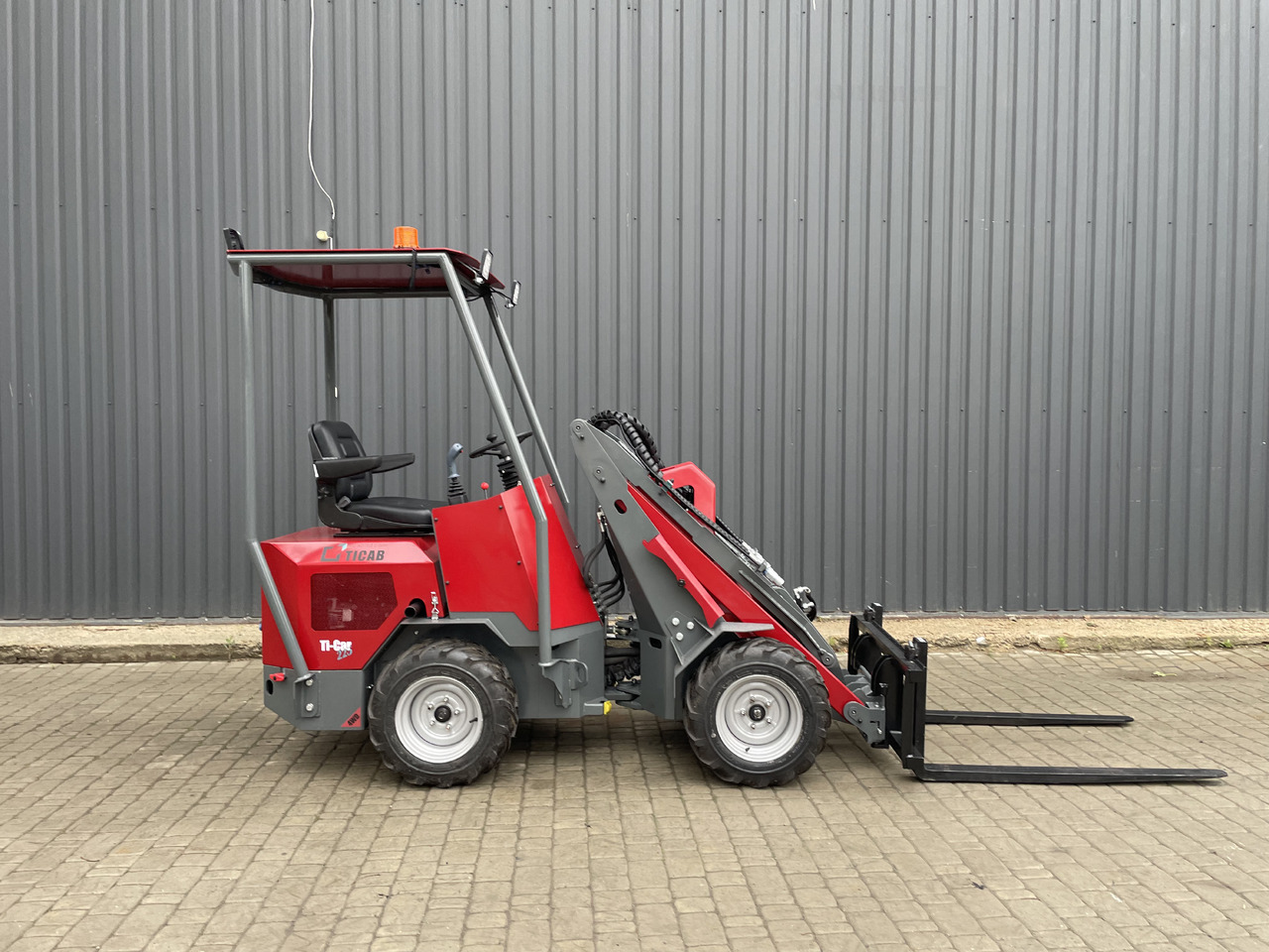 TICAB Multifunctional Mini Loader, Compact Wheel Loader, Manufacturer! - Dyzelinis krautuvas: foto 5 TICAB Multifunctional Mini Loader, Compact Wheel Loader, Manufacturer! - Dyzelinis krautuvas: foto 5