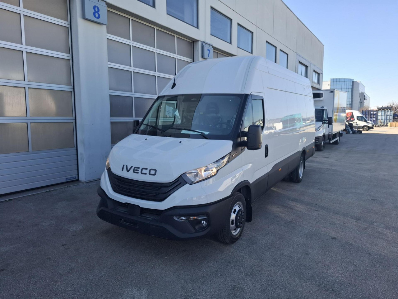 IVECO Daily 35C18H V - Keleivinis furgonas: foto 1 IVECO Daily 35C18H V - Keleivinis furgonas: foto 1