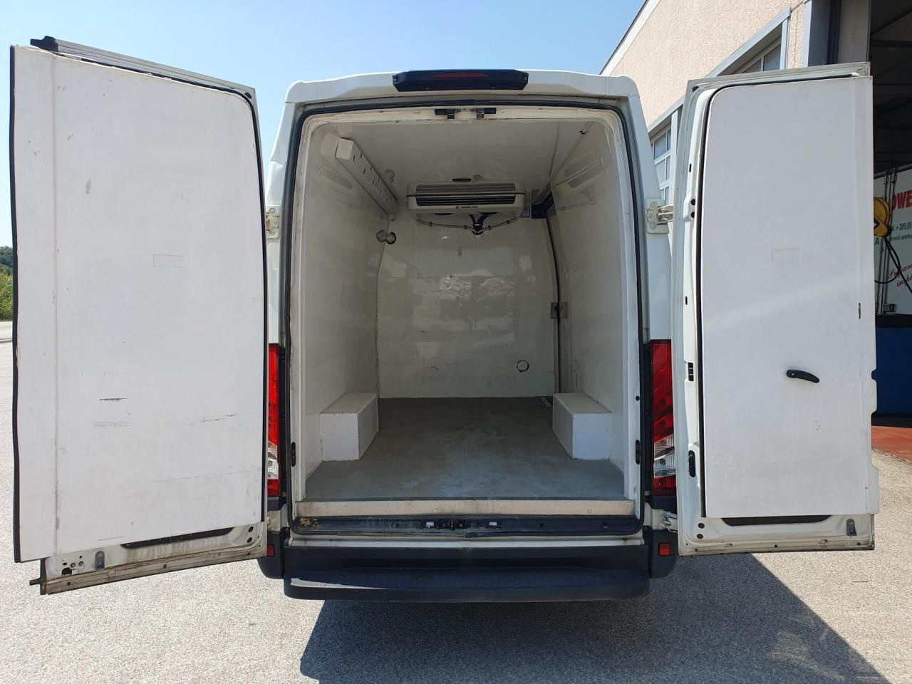 IVECO Daily 35S14V - Keleivinis furgonas: foto 3 IVECO Daily 35S14V - Keleivinis furgonas: foto 3