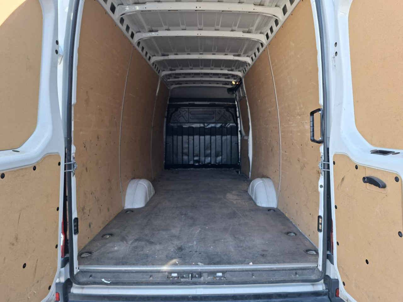IVECO Daily 35S16V - Keleivinis furgonas: foto 5 IVECO Daily 35S16V - Keleivinis furgonas: foto 5