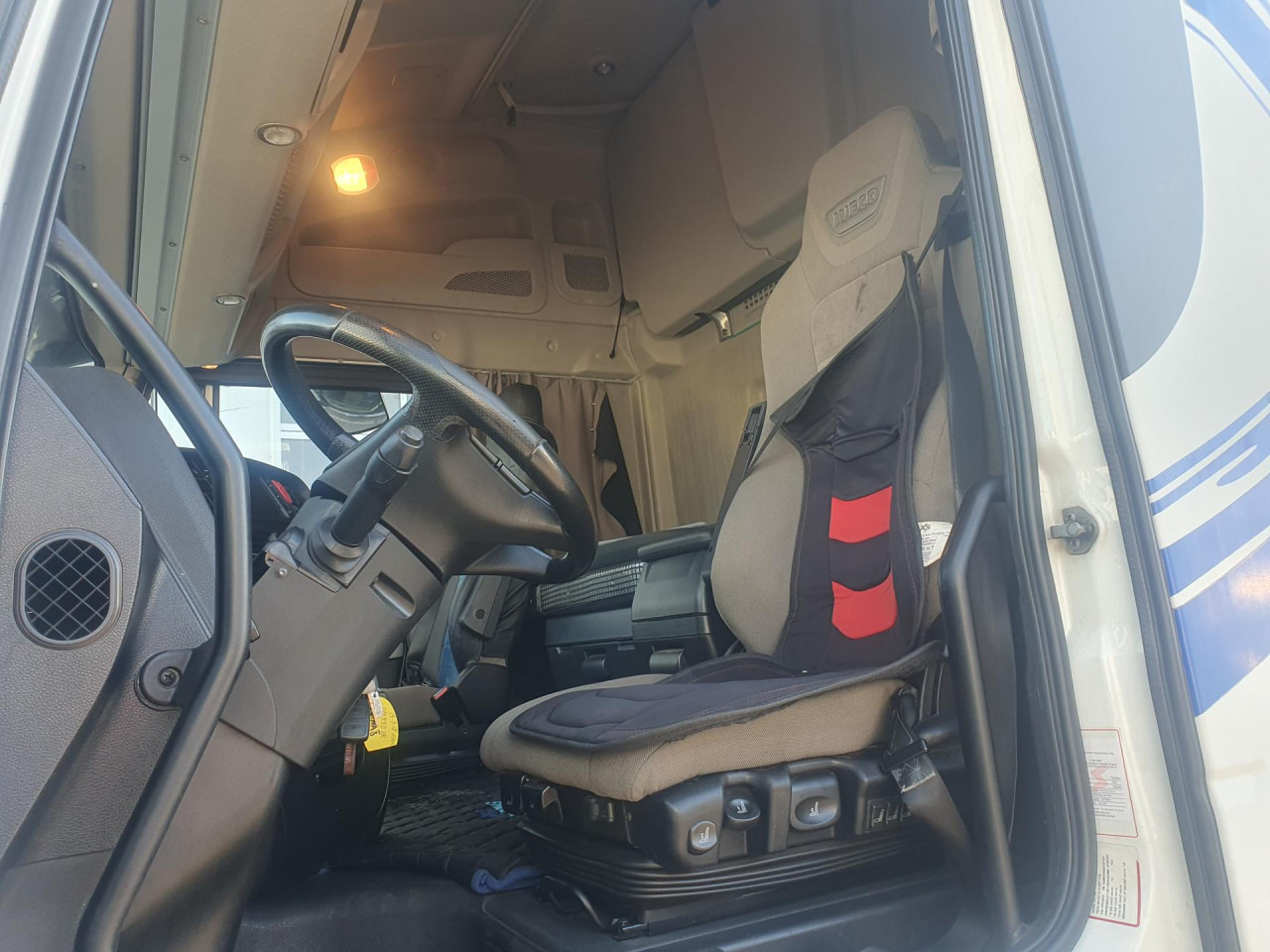 Vilkikas IVECO Stralis AS440S40T/P: foto 9