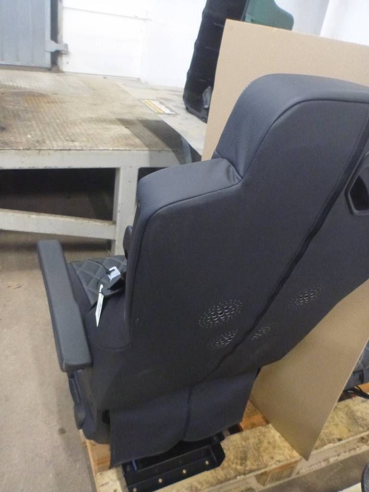 Mercedes-Benz Actros - Kabina - Sunkvežimis: foto 2 Mercedes-Benz Actros - Kabina - Sunkvežimis: foto 2