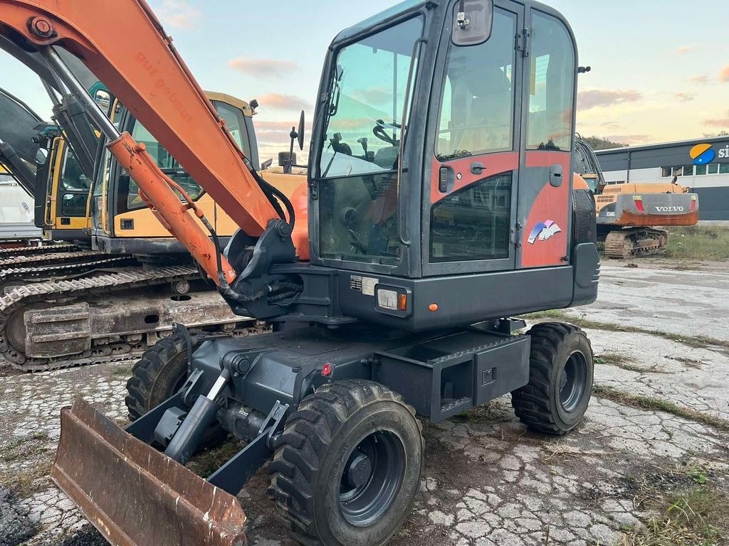 Doosan S55W-V Plus, 4800hours - Ratinis ekskavatorius: foto 2 Doosan S55W-V Plus, 4800hours - Ratinis ekskavatorius: foto 2