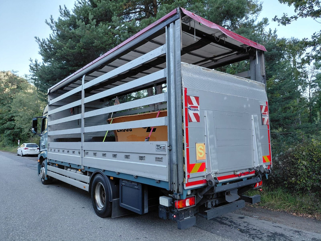 Mercedes-Benz Actros 1836 4x2, E6, Ladebordwand, Fahrschule - Tentinis sunkvežimis: foto 5 Mercedes-Benz Actros 1836 4x2, E6, Ladebordwand, Fahrschule - Tentinis sunkvežimis: foto 5