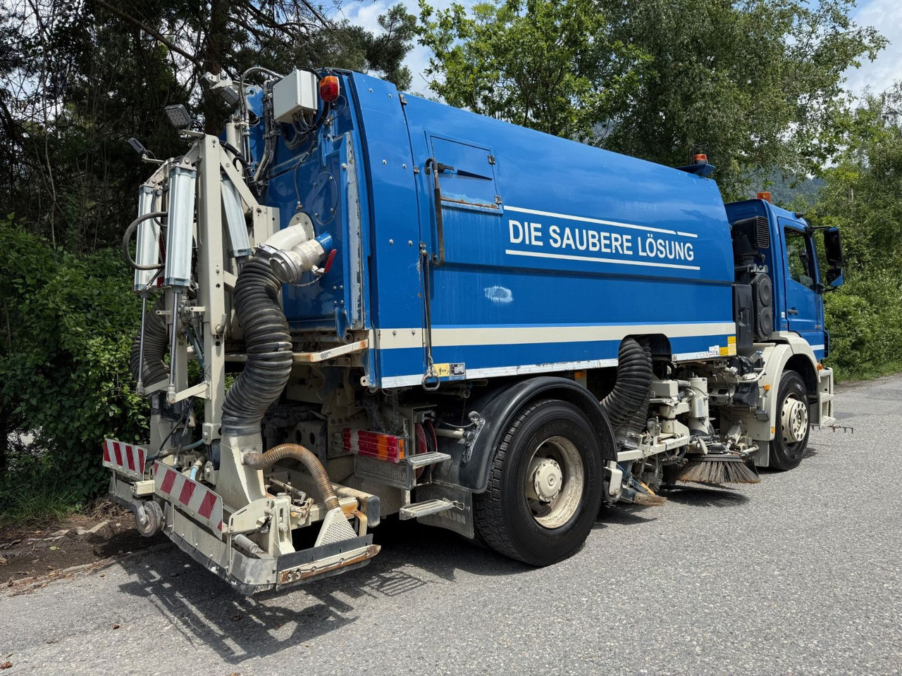 Mercedes-Benz Axor 1829 4x2, E5, EPS, RHD, Faun Kehrmaschine - Gatvių šlavimo mašina: foto 4 Mercedes-Benz Axor 1829 4x2, E5, EPS, RHD, Faun Kehrmaschine - Gatvių šlavimo mašina: foto 4