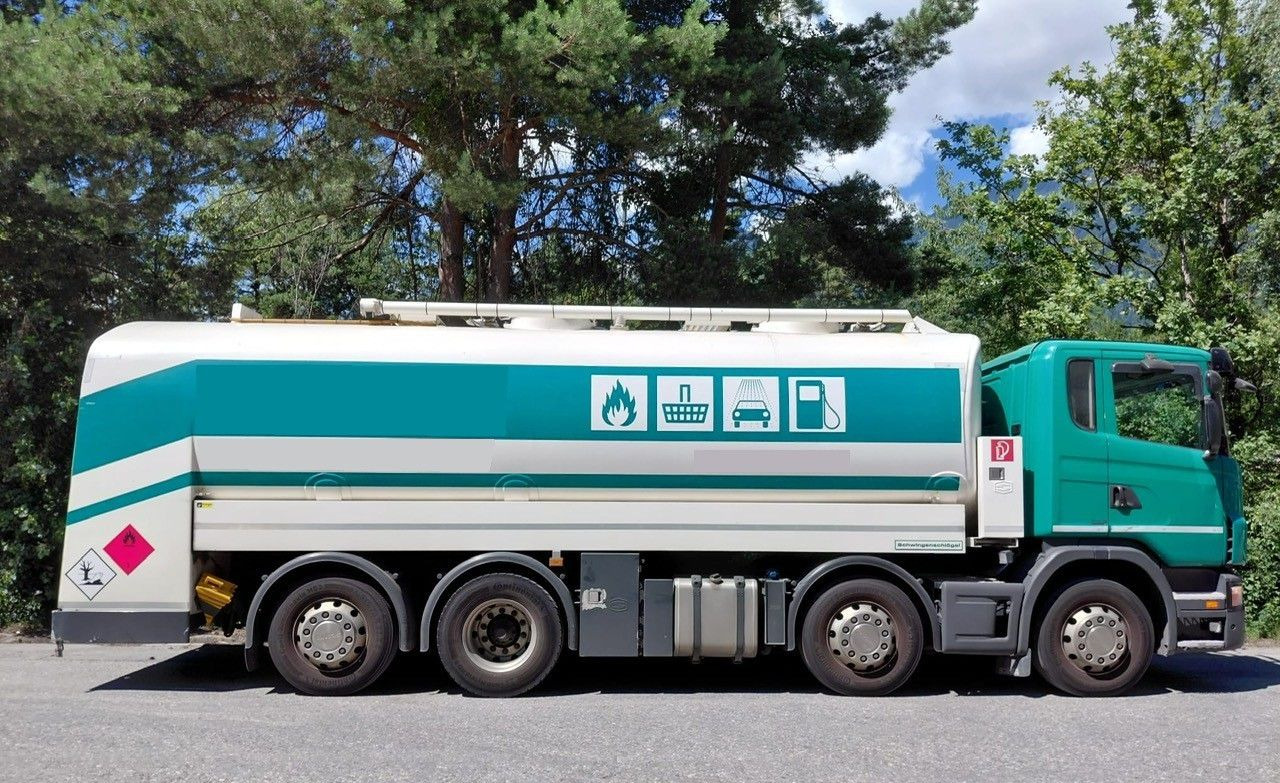Scania G440 8x2, E5, Schwingenschloegel, 2 Kammern, ADR - Autocisterna: foto 3 Scania G440 8x2, E5, Schwingenschloegel, 2 Kammern, ADR - Autocisterna: foto 3