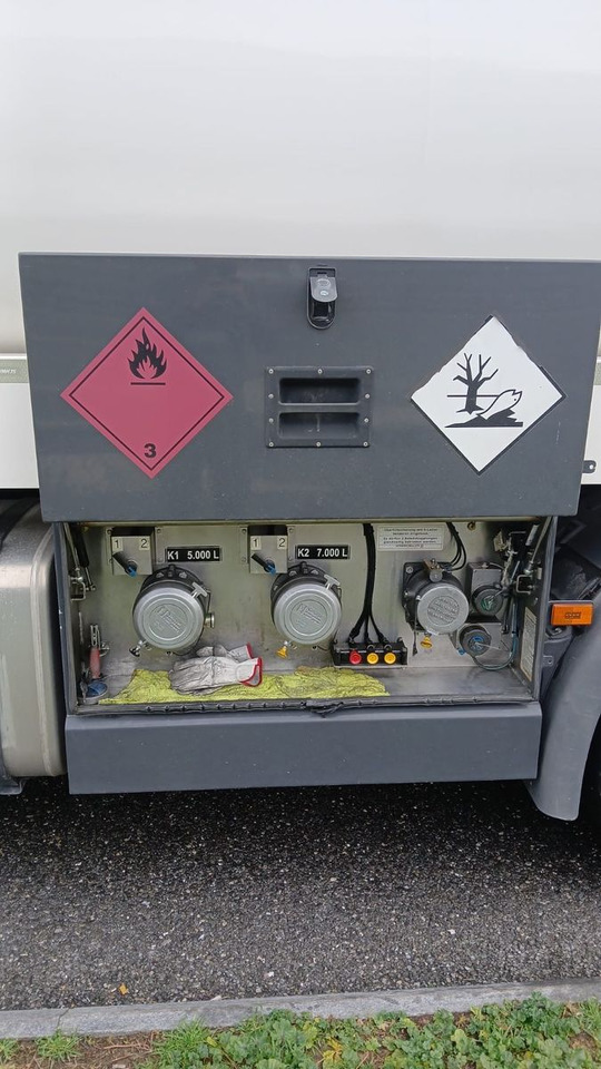 Scania P450 LB 4x2, ADR, Schwarzmueller Anhaenger Fuel - Autocisterna: foto 5 Scania P450 LB 4x2, ADR, Schwarzmueller Anhaenger Fuel - Autocisterna: foto 5