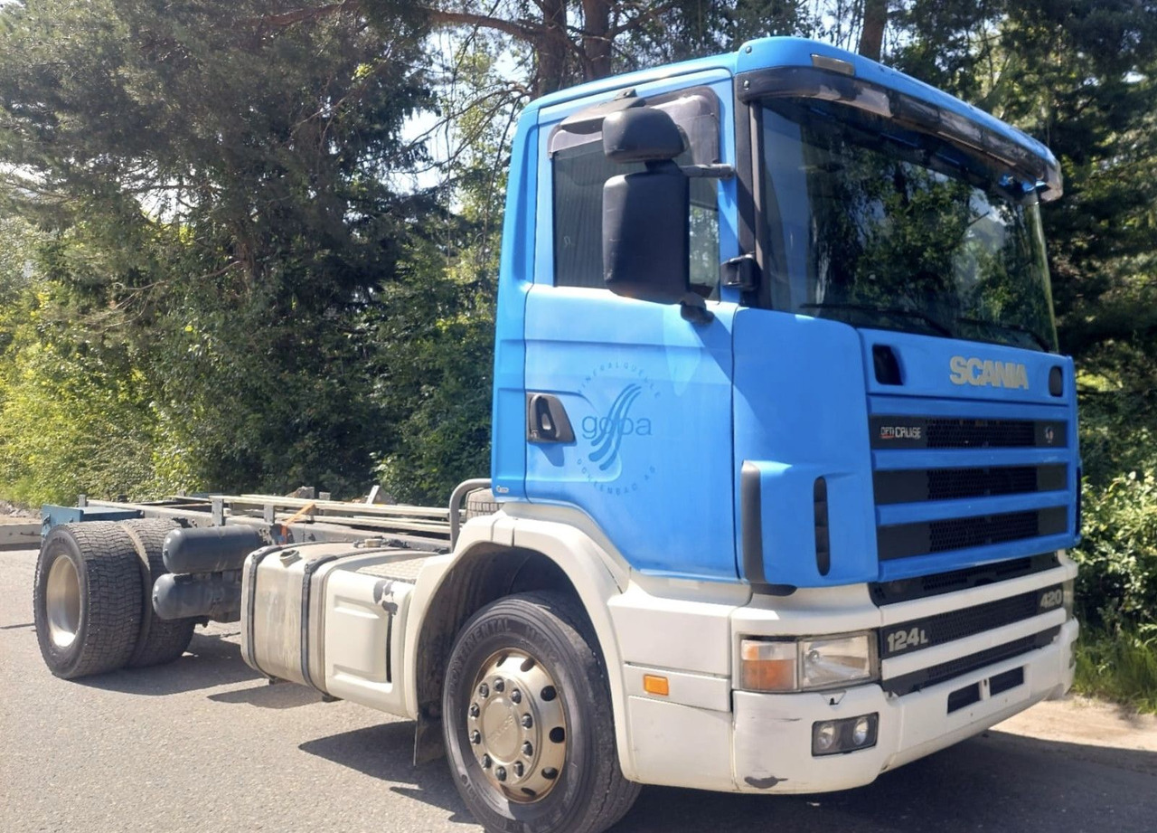 Scania R124LB 420 4x2, Euro 3 - Važiuoklės sunkvežimis: foto 1 Scania R124LB 420 4x2, Euro 3 - Važiuoklės sunkvežimis: foto 1
