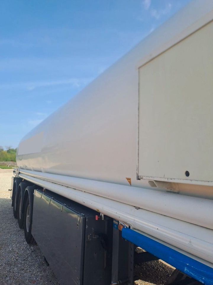 Schrader ADR, Treibstoff Diesel/Benzin, 4 Kammern, Sening Schrader ADR, Treibstoff Diesel/Benzin, 4 Kammern, Sening - Puspriekabė cisterna: foto 5 Schrader ADR, Treibstoff Diesel/Benzin, 4 Kammern, Sening Schrader ADR, Treibstoff Diesel/Benzin, 4 Kammern, Sening - Puspriekabė cisterna: foto 5