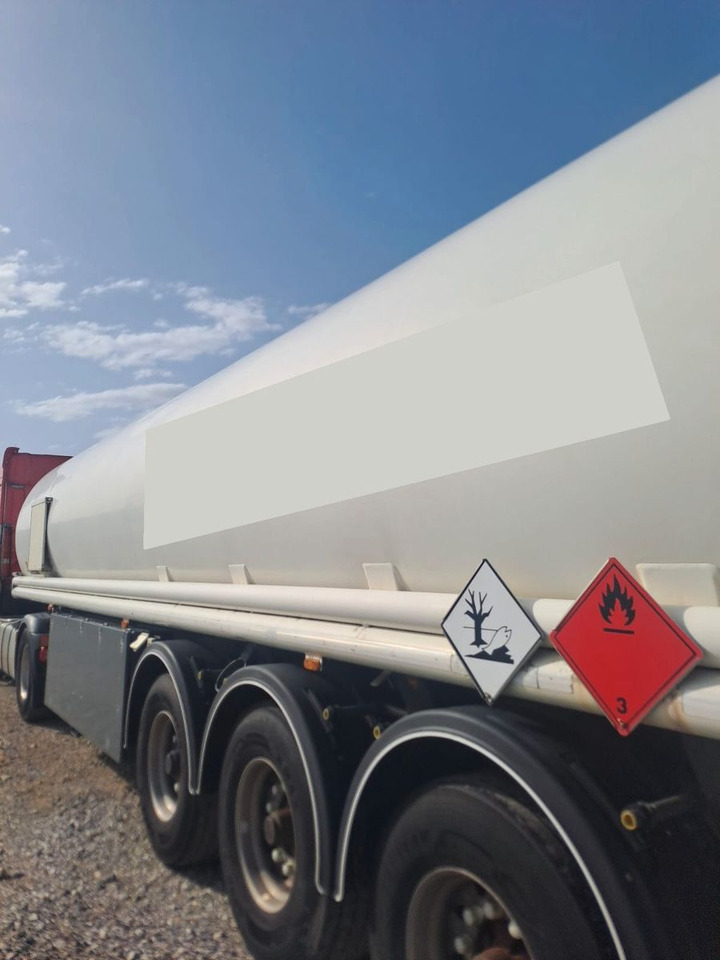 Schrader ADR, Treibstoff Diesel/Benzin, 4 Kammern, Sening Schrader ADR, Treibstoff Diesel/Benzin, 4 Kammern, Sening - Puspriekabė cisterna: foto 3 Schrader ADR, Treibstoff Diesel/Benzin, 4 Kammern, Sening Schrader ADR, Treibstoff Diesel/Benzin, 4 Kammern, Sening - Puspriekabė cisterna: foto 3