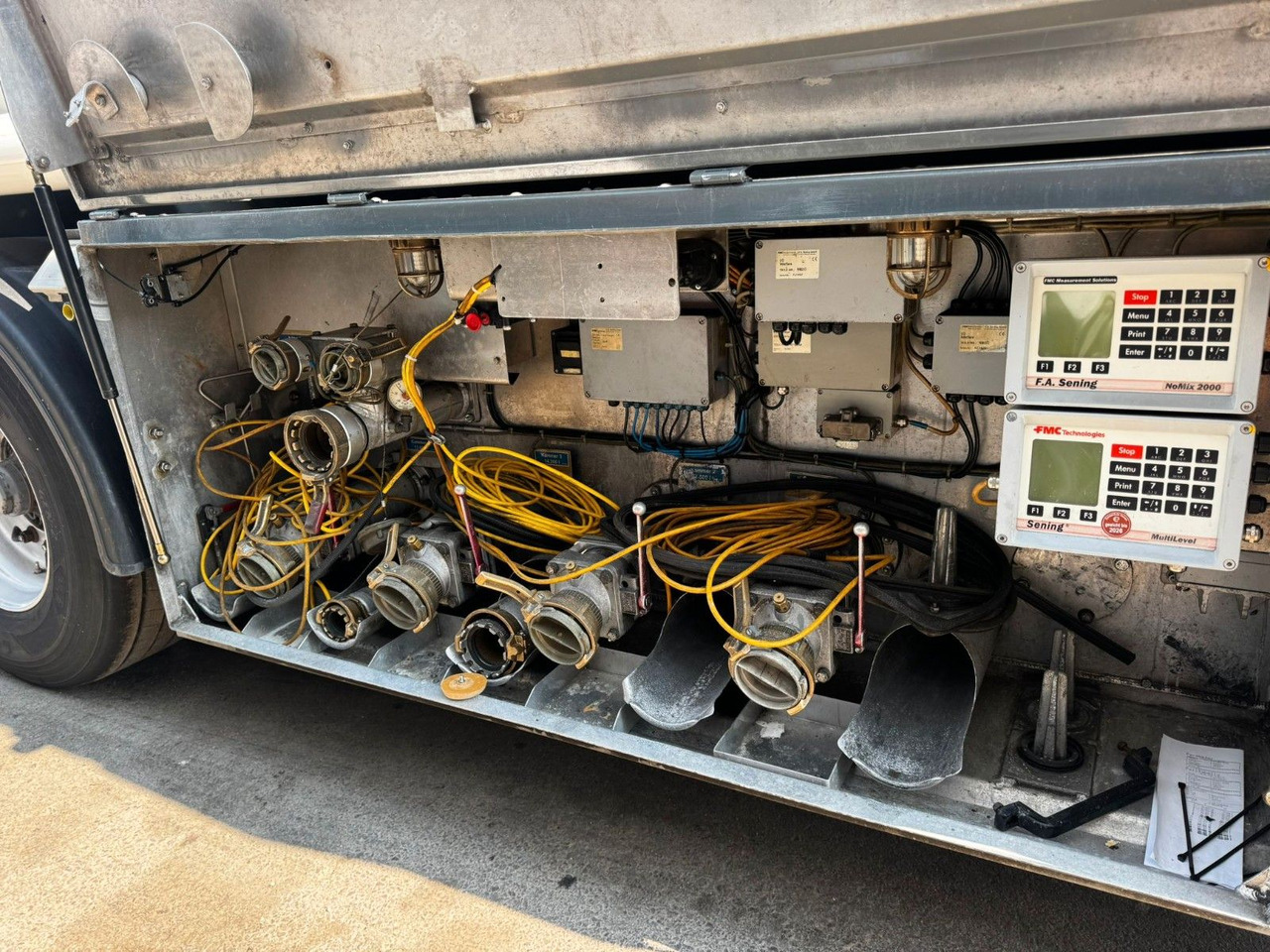 Puspriekabė cisterna Schrader Treibstoff Diesel/Benzin, 4 Kammern, Sening: foto 10