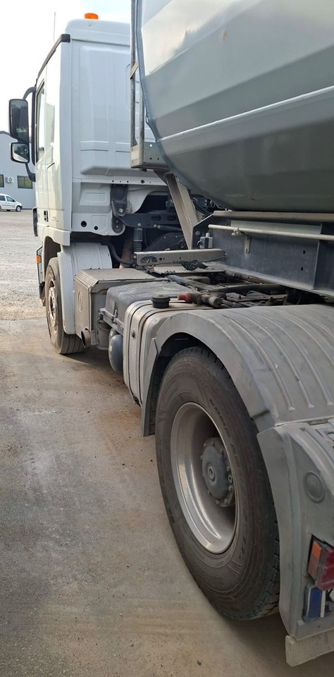 Mercedes-Benz Actros 1844 4x2, MP3, Euro 5 - Vilkikas: foto 4 Mercedes-Benz Actros 1844 4x2, MP3, Euro 5 - Vilkikas: foto 4