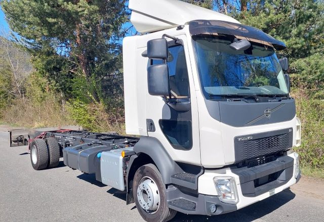 Volvo FL280 4x2, E6, Wohnwagen + 2 Pferdeplaetze Volvo FL280 4x2, E6, 7.40m Chassis, Fahrgestell - Sunkvežimis žirgams vežti: foto 4 Volvo FL280 4x2, E6, Wohnwagen + 2 Pferdeplaetze Volvo FL280 4x2, E6, 7.40m Chassis, Fahrgestell - Sunkvežimis žirgams vežti: foto 4