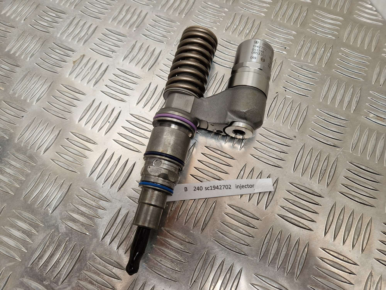 1942702 Scania fuel injector Bosch - Variklis ir dalys - Statybinė technika: foto 2 1942702 Scania fuel injector Bosch - Variklis ir dalys - Statybinė technika: foto 2