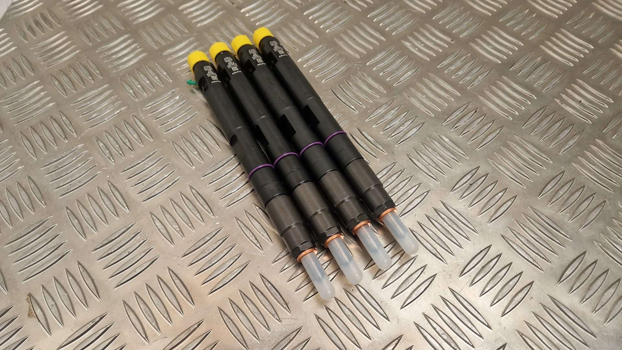 JCB 320/06828 injector set of 4 Delphi 129kw injectors - Variklis ir dalys - Statybinė technika: foto 1 JCB 320/06828 injector set of 4 Delphi 129kw injectors - Variklis ir dalys - Statybinė technika: foto 1