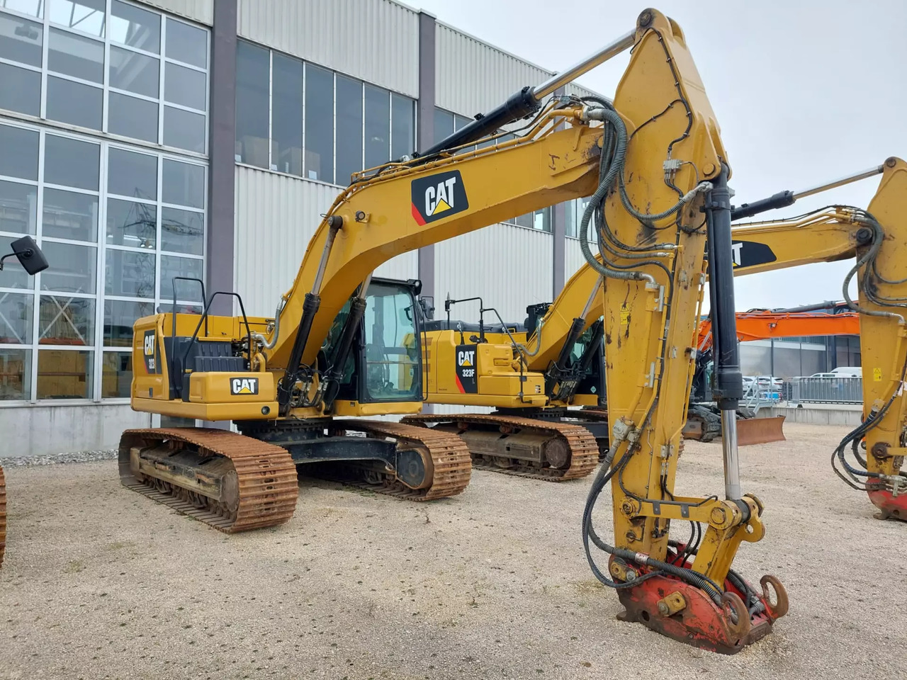 2019 Caterpillar 323 - Vikšrinis ekskavatorius: foto 2 2019 Caterpillar 323 - Vikšrinis ekskavatorius: foto 2