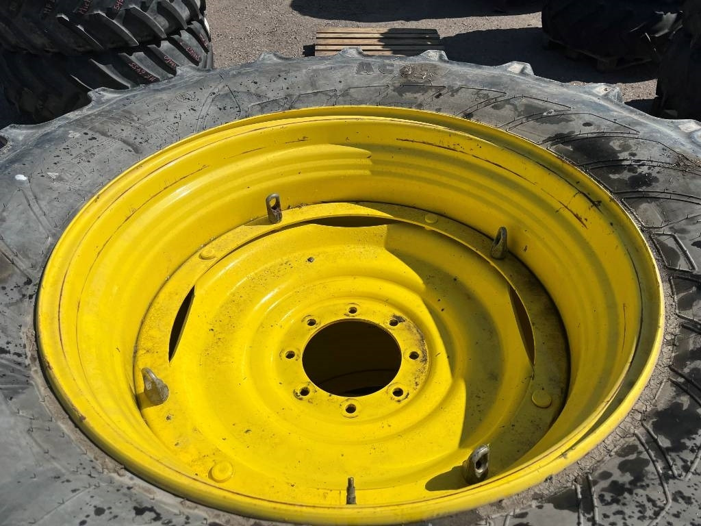 Alliance 650/65R38 600/60R28 till JD 6155 M - Padanga - Žemės ūkio technika: foto 4 Alliance 650/65R38 600/60R28 till JD 6155 M - Padanga - Žemės ūkio technika: foto 4