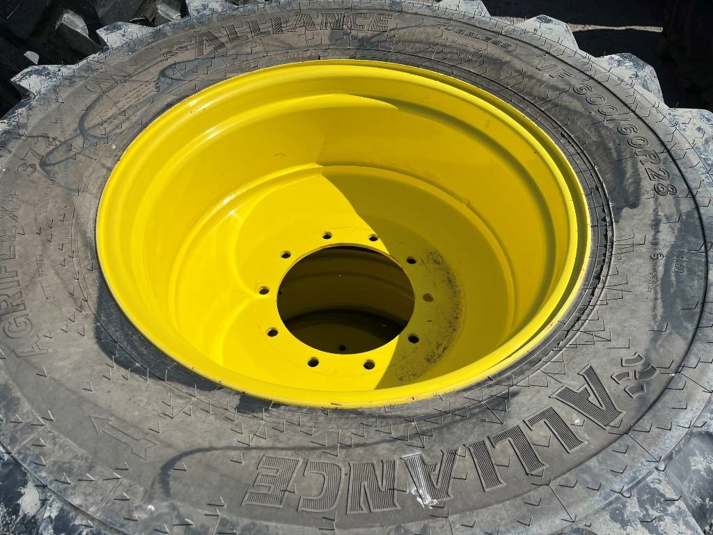 Alliance 650/65R38 600/60R28 till JD 6155 M - Padanga - Žemės ūkio technika: foto 3 Alliance 650/65R38 600/60R28 till JD 6155 M - Padanga - Žemės ūkio technika: foto 3