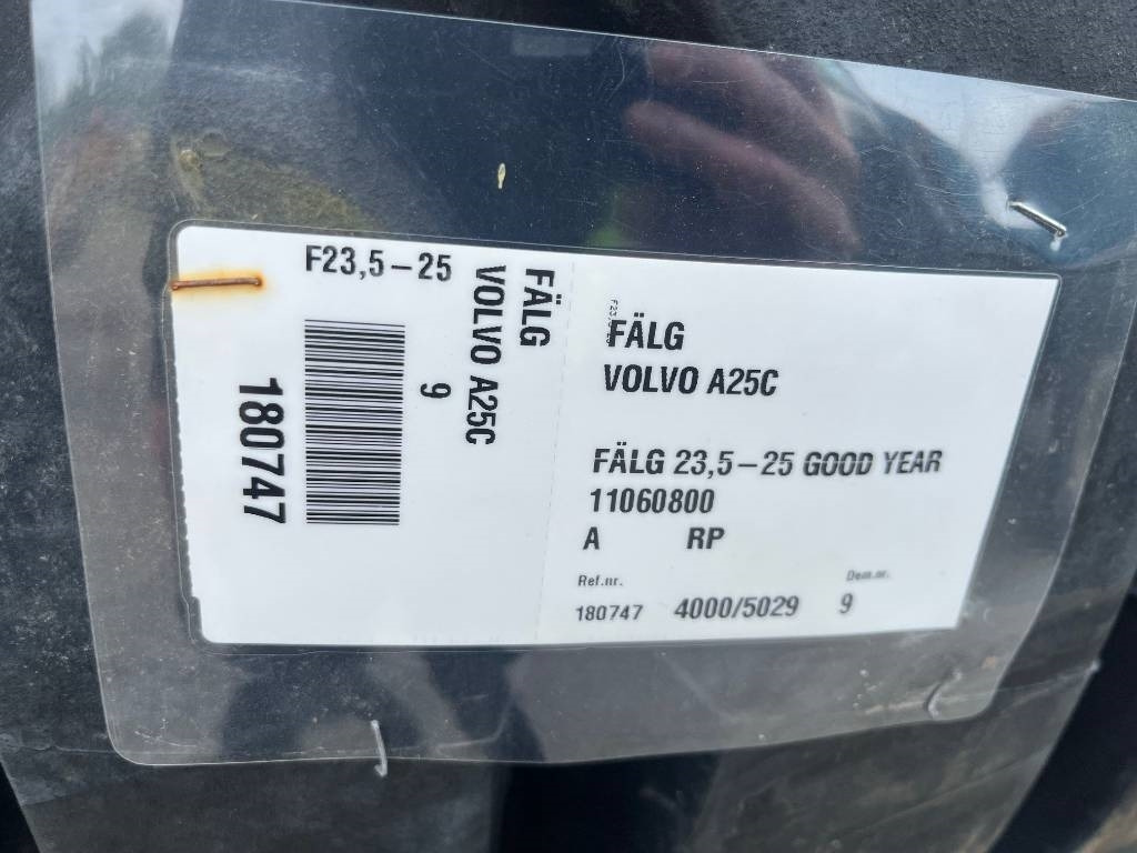 Goodyear 23,5-25 Volvo A25 C - Ratas: foto 2 Goodyear 23,5-25 Volvo A25 C - Ratas: foto 2