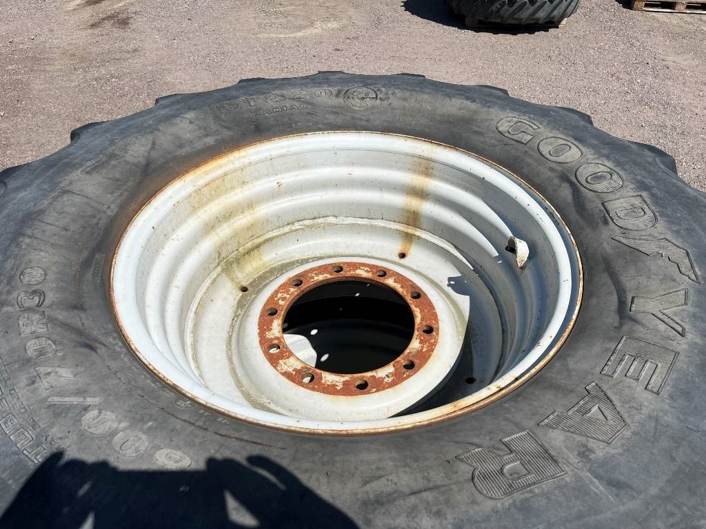 Goodyear 600/70R30 till Valmet 280 mfl - Padanga - Žemės ūkio technika: foto 3 Goodyear 600/70R30 till Valmet 280 mfl - Padanga - Žemės ūkio technika: foto 3