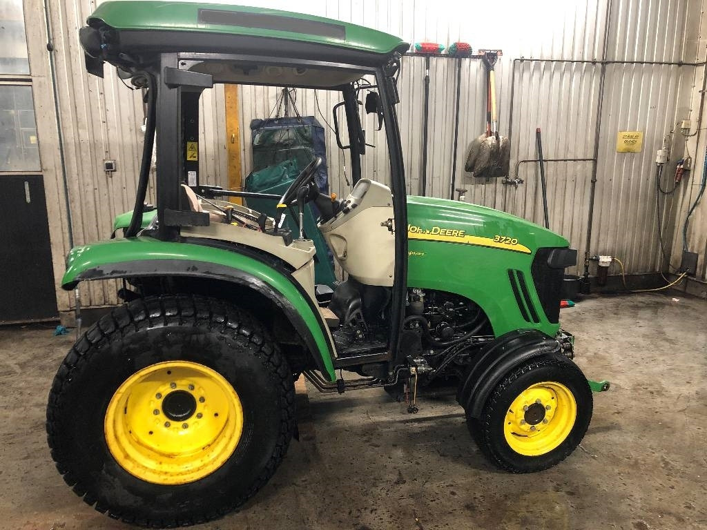 John Deere 3720 Dismantled: only spare parts - Komunalinis traktorius: foto 2 John Deere 3720 Dismantled: only spare parts - Komunalinis traktorius: foto 2