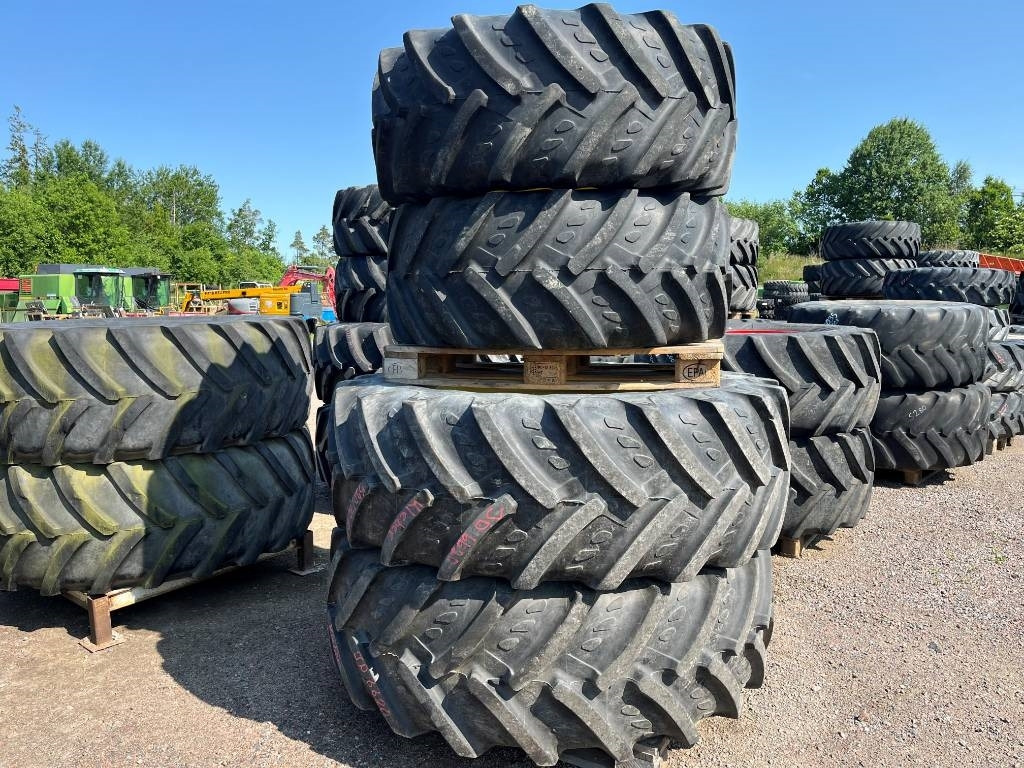 Kleber 520/70R38 480/70R24 till JD 6620 - Padanga - Žemės ūkio technika: foto 1 Kleber 520/70R38 480/70R24 till JD 6620 - Padanga - Žemės ūkio technika: foto 1