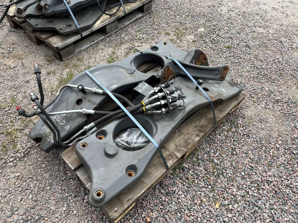 Lastarfäste Quicke Ålö till Valtra G135 - Greita jungtis: foto 1 Lastarfäste Quicke Ålö till Valtra G135 - Greita jungtis: foto 1