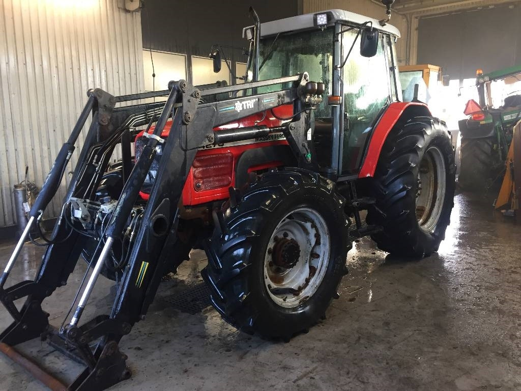 Massey Ferguson 4270 Dismantled for spare parts - Traktorius: foto 1 Massey Ferguson 4270 Dismantled for spare parts - Traktorius: foto 1
