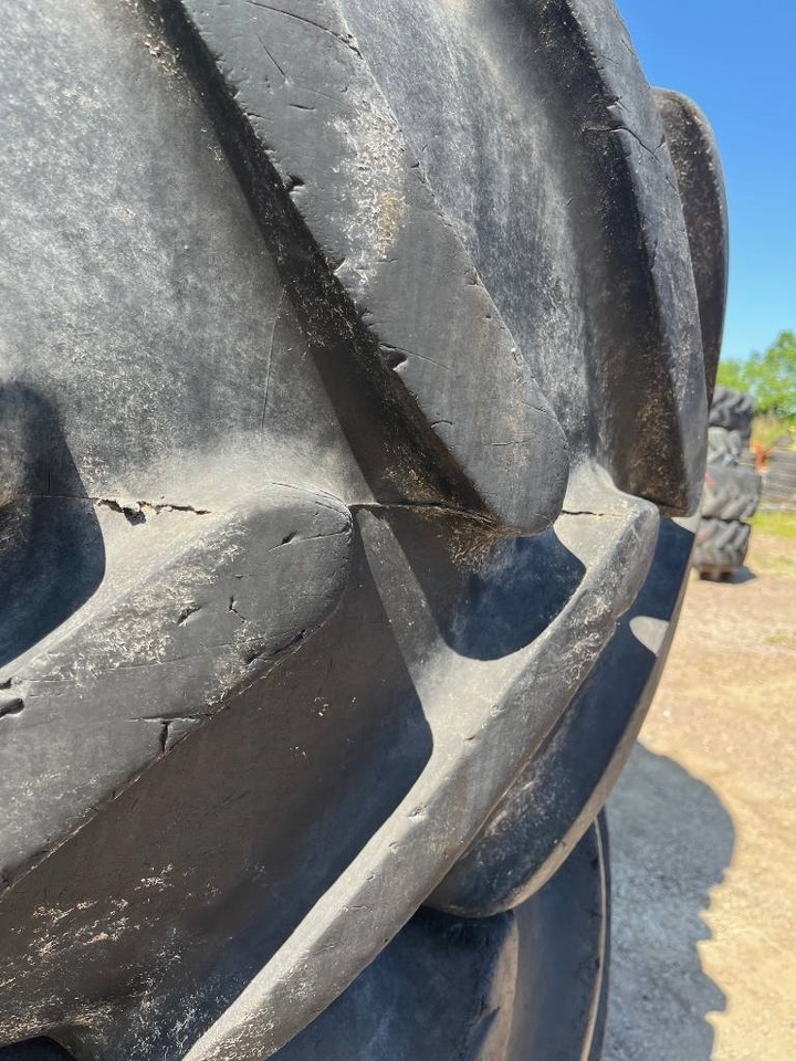 Michelin 650/65R38 520/65R28 till Case , MC Cormick - Padanga - Žemės ūkio technika: foto 3 Michelin 650/65R38 520/65R28 till Case , MC Cormick - Padanga - Žemės ūkio technika: foto 3