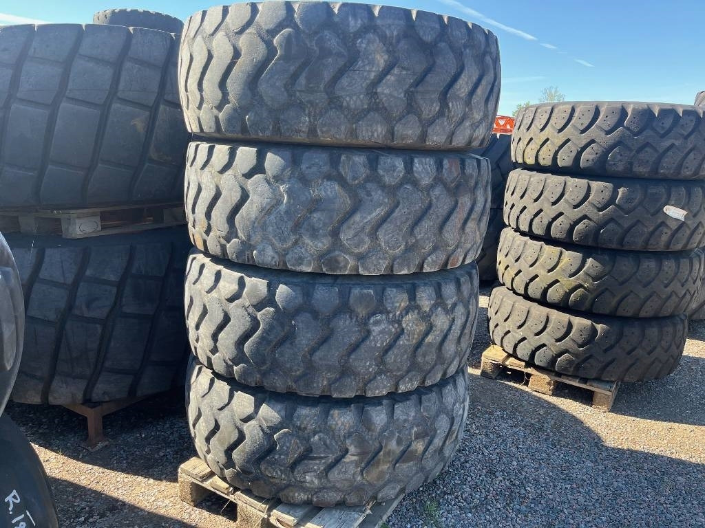 Michelin XHA 15,5-R25 till Volvo L50E C D B - Padanga - Statybinė technika: foto 1 Michelin XHA 15,5-R25 till Volvo L50E C D B - Padanga - Statybinė technika: foto 1