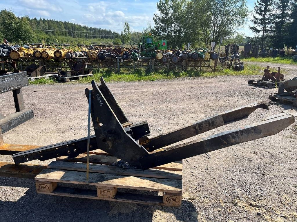 Lastarfäste Trima till Belarus 820 - Padargas - Krautuvas: foto 2 Lastarfäste Trima till Belarus 820 - Padargas - Krautuvas: foto 2