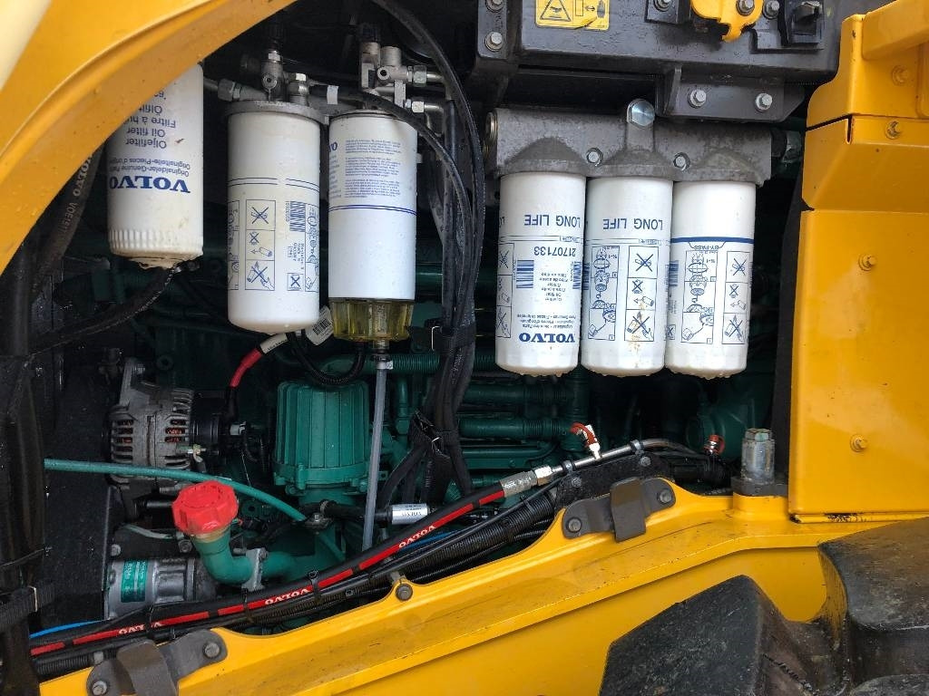 Volvo L 150 H Dismantled: only spare parts - Ratinis krautuvas: foto 2 Volvo L 150 H Dismantled: only spare parts - Ratinis krautuvas: foto 2