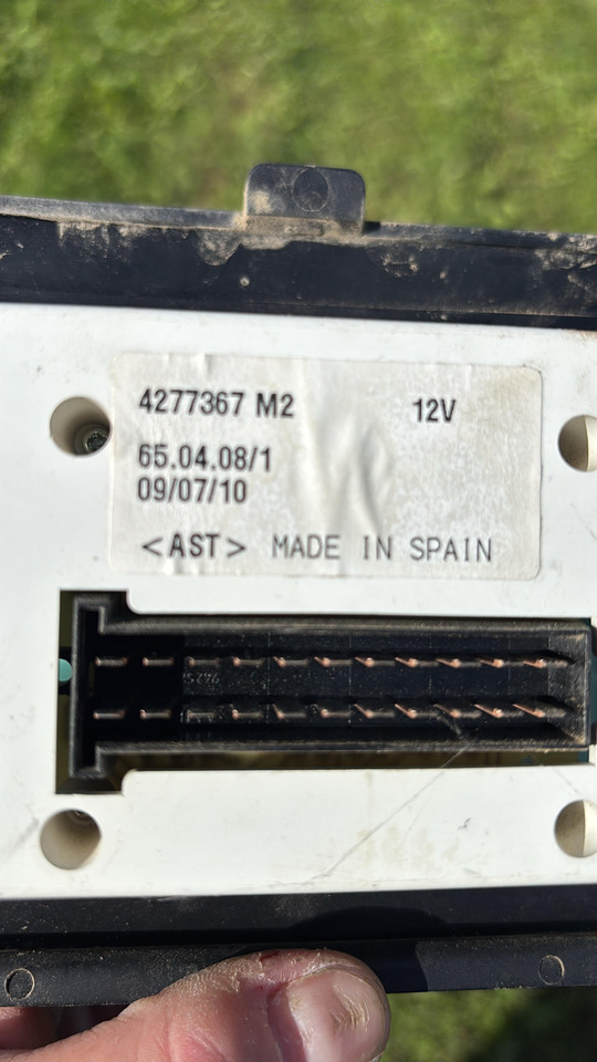 AGCO Massey Ferguson MF 8450 8460 8480 Konsola Panel Sterowania WOM 4277367M2 3907423M91 - Kabina ir interjeras - Žemės ūkio technika: foto 2 AGCO Massey Ferguson MF 8450 8460 8480 Konsola Panel Sterowania WOM 4277367M2 3907423M91 - Kabina ir interjeras - Žemės ūkio technika: foto 2