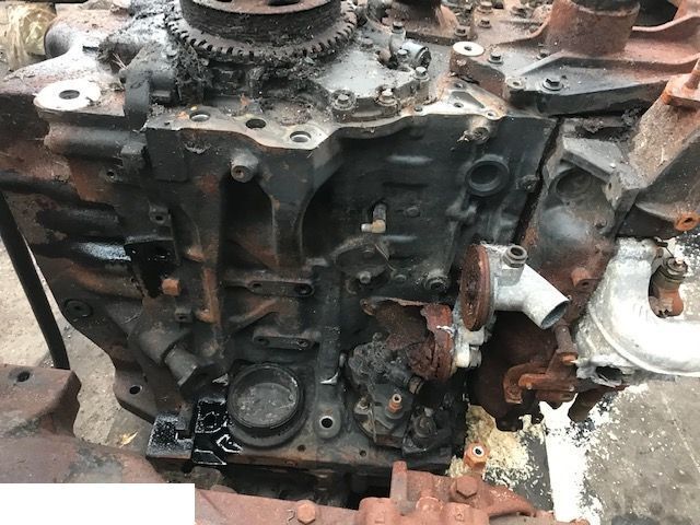 Steyr 4115 PROFI - TYLKO CZĘŚCI MECHANICZNE - Atsarginės dalys - Žemės ūkio technika: foto 2 Steyr 4115 PROFI - TYLKO CZĘŚCI MECHANICZNE - Atsarginės dalys - Žemės ūkio technika: foto 2