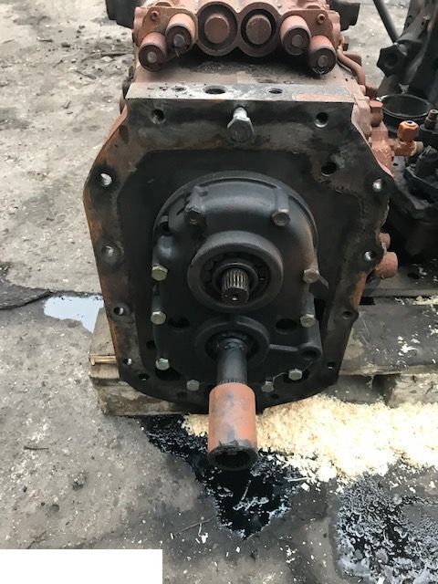 Steyr 4115 PROFI - TYLKO CZĘŚCI MECHANICZNE - Atsarginės dalys - Žemės ūkio technika: foto 3 Steyr 4115 PROFI - TYLKO CZĘŚCI MECHANICZNE - Atsarginės dalys - Žemės ūkio technika: foto 3