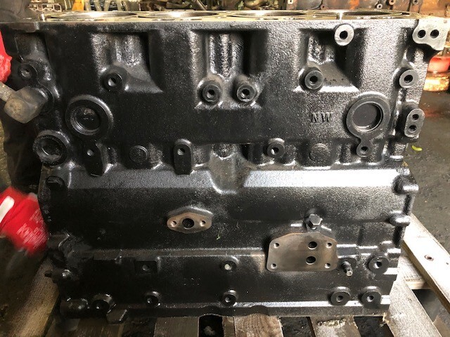 BLOK CYLINDRÓW Caterpillar C4.4 3711H26A/1 | PERKINS Blok silnika 1104D-44T 1104C-44T - Cilindrų blokas - Statybinė technika: foto 2 BLOK CYLINDRÓW Caterpillar C4.4 3711H26A/1 | PERKINS Blok silnika 1104D-44T 1104C-44T - Cilindrų blokas - Statybinė technika: foto 2