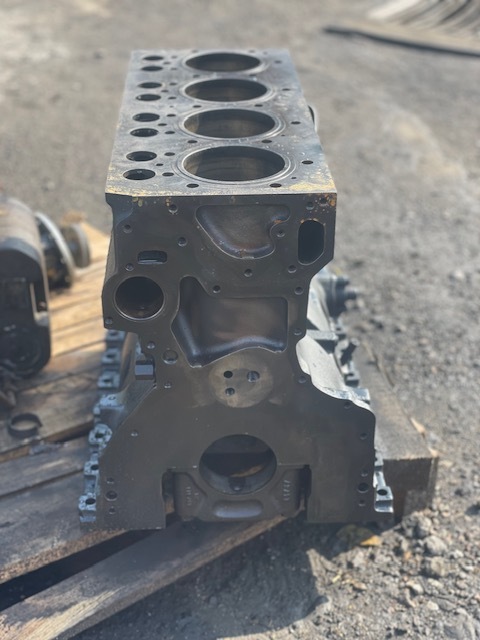 Blok Silnika Valmet Sisu 420 DR / 420 DSRE - Cilindrų blokas - Žemės ūkio technika: foto 3 Blok Silnika Valmet Sisu 420 DR / 420 DSRE - Cilindrų blokas - Žemės ūkio technika: foto 3