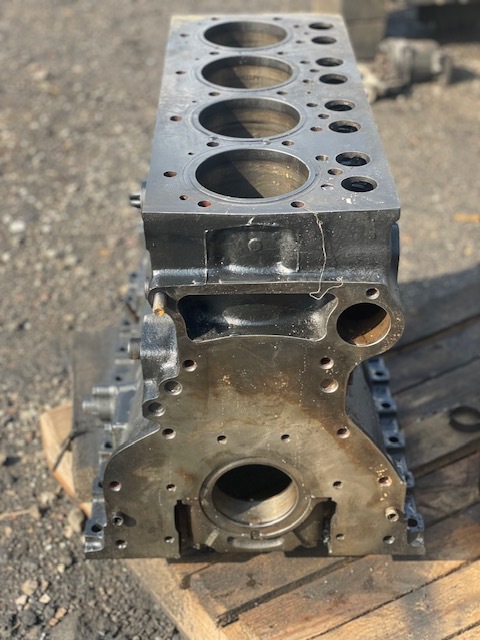 Blok Silnika Valmet Sisu 420 DR / 420 DSRE - Cilindrų blokas - Žemės ūkio technika: foto 1 Blok Silnika Valmet Sisu 420 DR / 420 DSRE - Cilindrų blokas - Žemės ūkio technika: foto 1