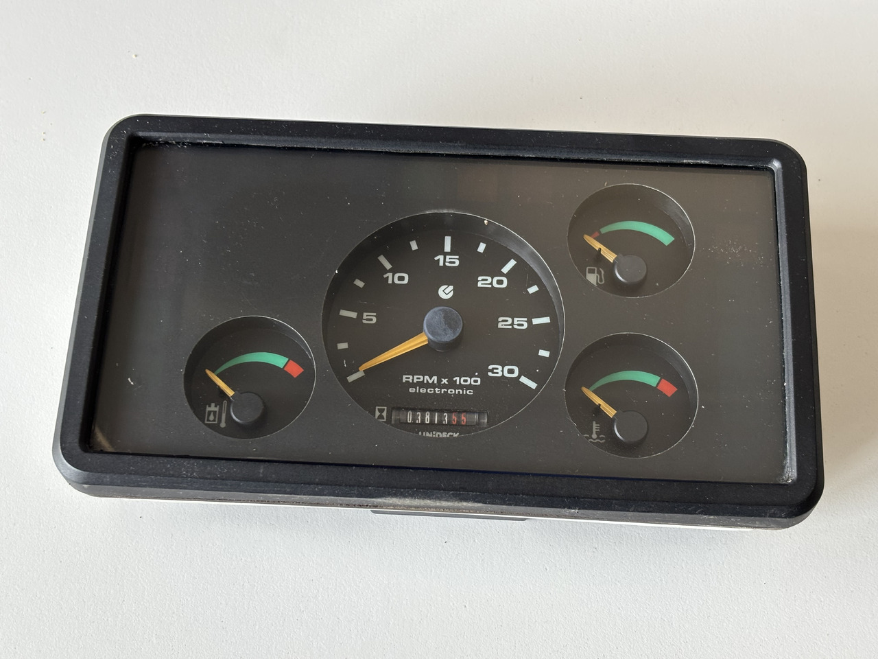 Bobcat T Licznik Speedometr UNIDECK Prędkościomierz - Prietaisų skydas - Žemės ūkio technika: foto 1 Bobcat T Licznik Speedometr UNIDECK Prędkościomierz - Prietaisų skydas - Žemės ūkio technika: foto 1