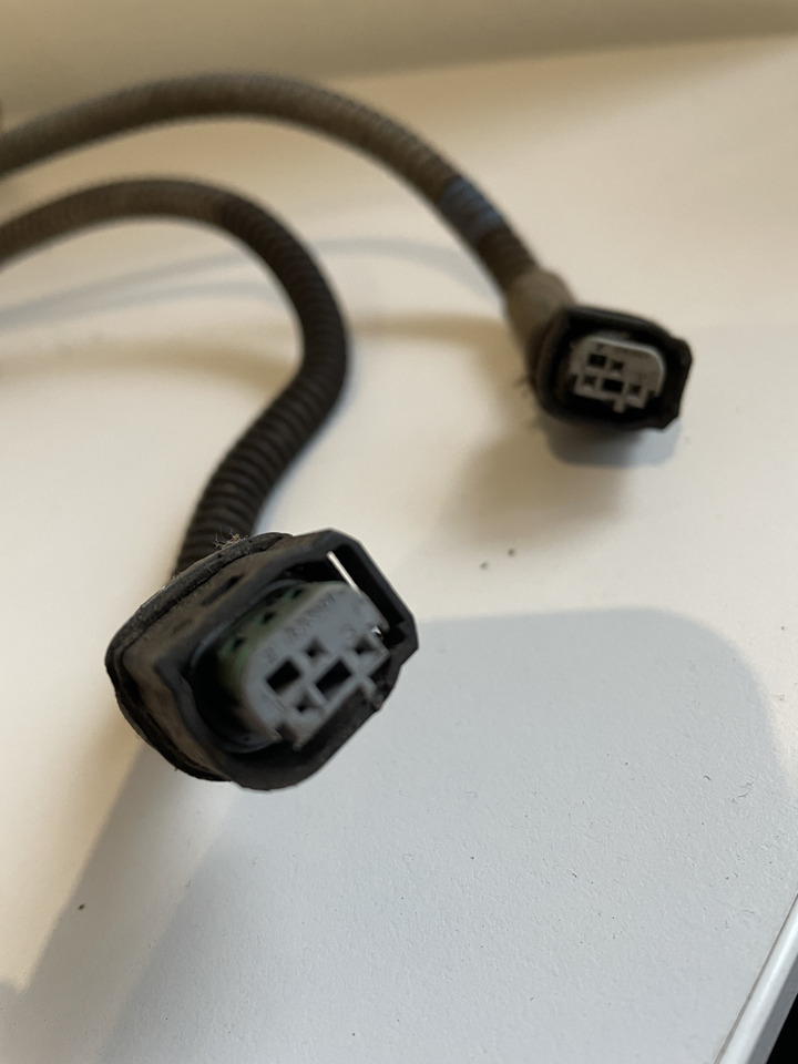 Claas Arion 550-520 650-620 - kabel wiązka elektryczna 0021581051 - Kabeliai/ Laidai - Traktorius: foto 3 Claas Arion 550-520 650-620 - kabel wiązka elektryczna 0021581051 - Kabeliai/ Laidai - Traktorius: foto 3