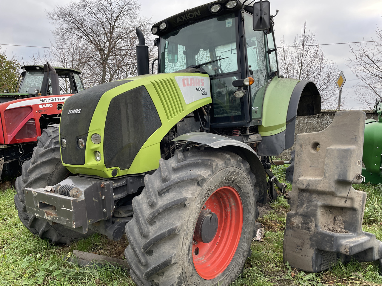 Claas Axion 810 - części - tłumik wydech - Duslintuvas - Traktorius: foto 2 Claas Axion 810 - części - tłumik wydech - Duslintuvas - Traktorius: foto 2