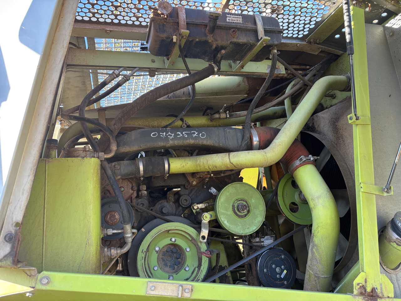 Claas Jaguar 840 Rolka Prowadząca 00 0077 898 0 00 0090 634 0 0000778980 0000906340 - Diržas - Žemės ūkio technika: foto 1 Claas Jaguar 840 Rolka Prowadząca 00 0077 898 0 00 0090 634 0 0000778980 0000906340 - Diržas - Žemės ūkio technika: foto 1