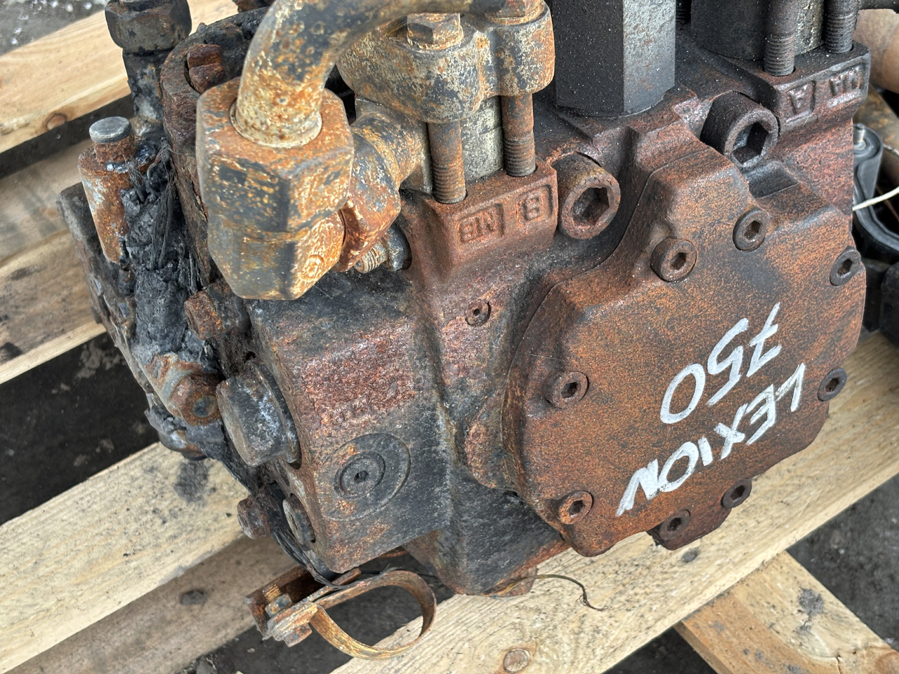 Claas Lexion 620 630 650 660 670 750 760 Pompa Hydrauliczna Hydrostat 0018024651 CZĘŚCI - Hidraulinis siurblys - Žemės ūkio technika: foto 1 Claas Lexion 620 630 650 660 670 750 760 Pompa Hydrauliczna Hydrostat 0018024651 CZĘŚCI - Hidraulinis siurblys - Žemės ūkio technika: foto 1