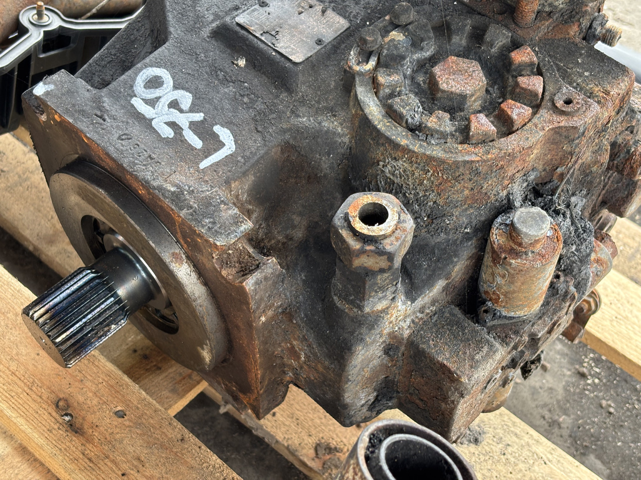 Claas Lexion 620 630 650 660 670 750 760 Pompa Hydrauliczna Hydrostat 0018024651 CZĘŚCI - Hidraulinis siurblys - Žemės ūkio technika: foto 2 Claas Lexion 620 630 650 660 670 750 760 Pompa Hydrauliczna Hydrostat 0018024651 CZĘŚCI - Hidraulinis siurblys - Žemės ūkio technika: foto 2