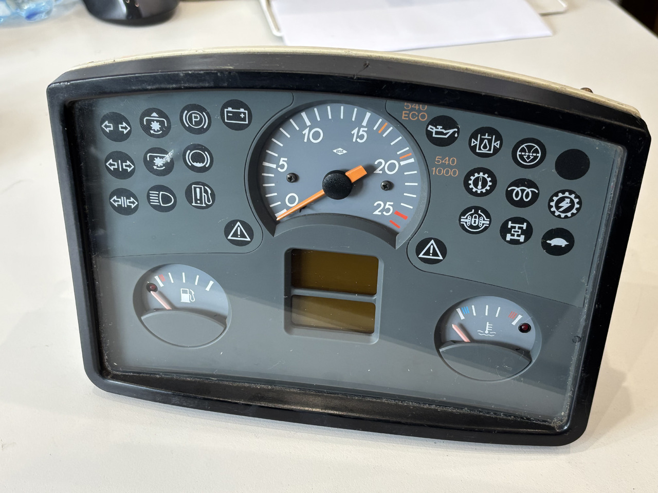 Claas Nectis 204439 00 1143 077 0 0011430770, BIMA7501369 - Prietaisų skydas - Traktorius: foto 1 Claas Nectis 204439 00 1143 077 0 0011430770, BIMA7501369 - Prietaisų skydas - Traktorius: foto 1